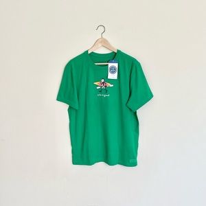 NEW Life Is Good Jake Kayak Crusher Knit Tee T Shirt Kelly Green Men’s Sz Medium